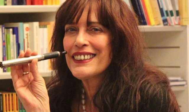 Bari, Feltrinelli: le previsioni dell'Oroscopo 2019 con l'astrologa Franca Mazzei